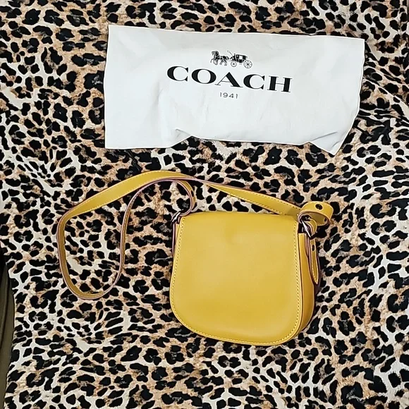 Coach 1941 yellow crossbody - Picture 4 of 9